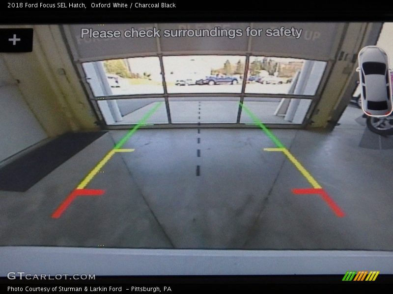 Oxford White / Charcoal Black 2018 Ford Focus SEL Hatch