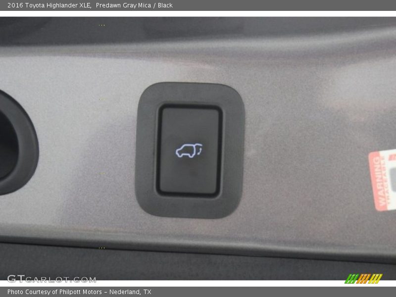 Predawn Gray Mica / Black 2016 Toyota Highlander XLE