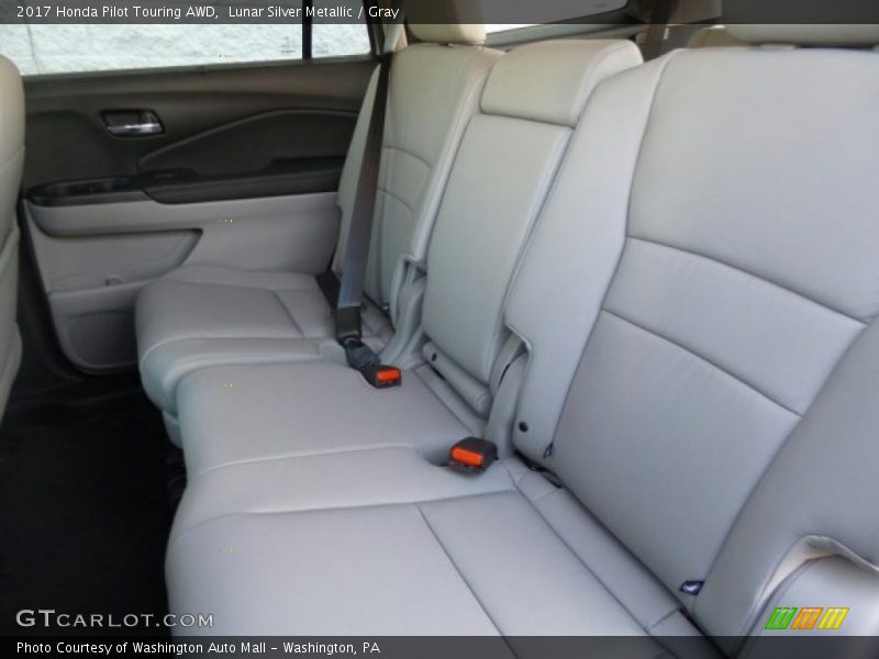 Lunar Silver Metallic / Gray 2017 Honda Pilot Touring AWD