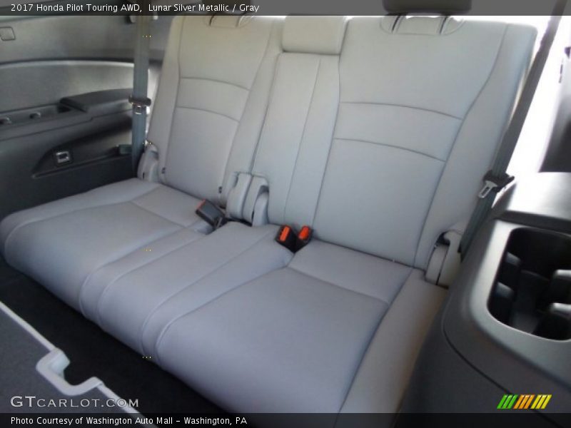 Lunar Silver Metallic / Gray 2017 Honda Pilot Touring AWD