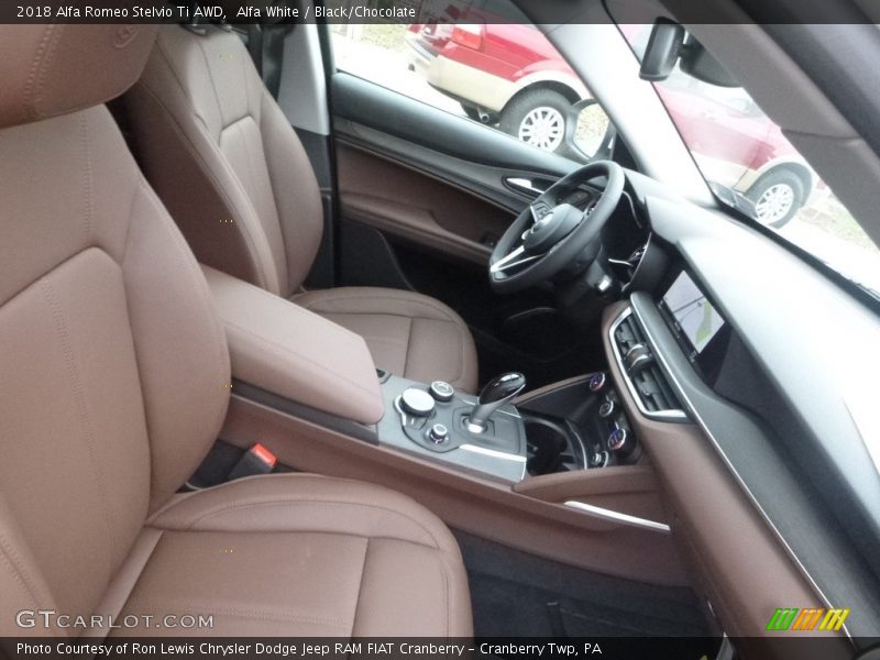 Alfa White / Black/Chocolate 2018 Alfa Romeo Stelvio Ti AWD