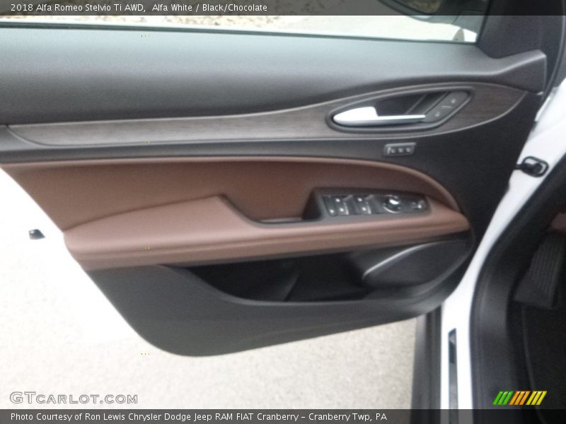 Alfa White / Black/Chocolate 2018 Alfa Romeo Stelvio Ti AWD