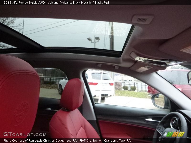 Vulcano (Volcano) Black Metallic / Black/Red 2018 Alfa Romeo Stelvio AWD