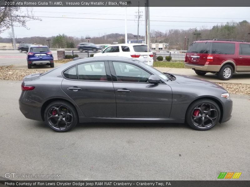 Vesuvio Gray Metallic / Black/Red 2018 Alfa Romeo Giulia Ti AWD