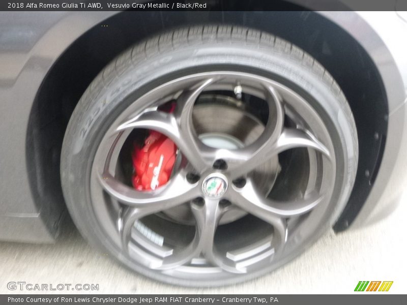 Vesuvio Gray Metallic / Black/Red 2018 Alfa Romeo Giulia Ti AWD