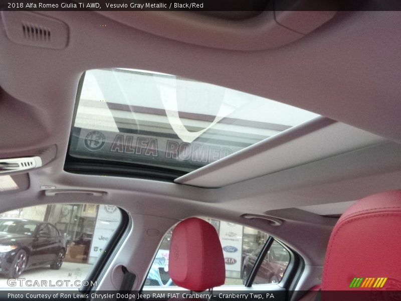 Vesuvio Gray Metallic / Black/Red 2018 Alfa Romeo Giulia Ti AWD