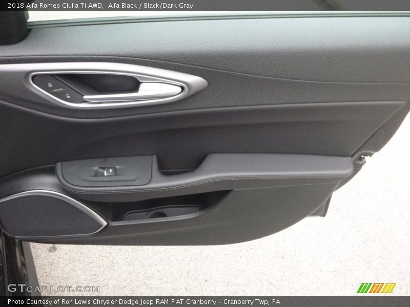 Alfa Black / Black/Dark Gray 2018 Alfa Romeo Giulia Ti AWD