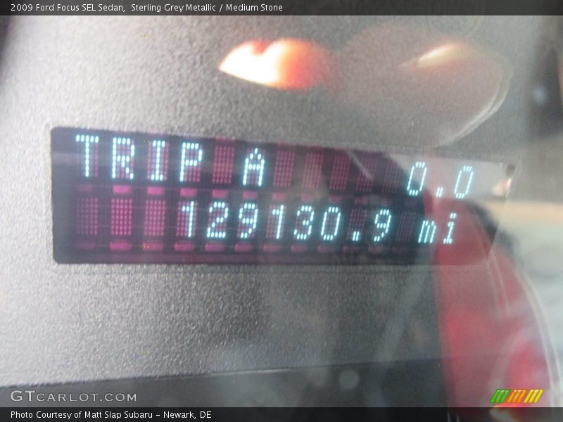 Sterling Grey Metallic / Medium Stone 2009 Ford Focus SEL Sedan