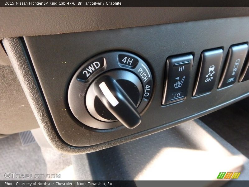 Brilliant Silver / Graphite 2015 Nissan Frontier SV King Cab 4x4