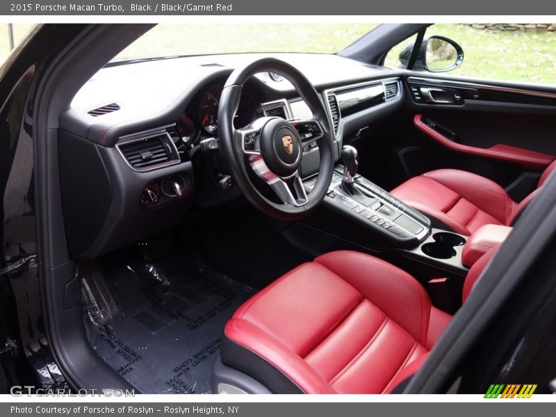 Black / Black/Garnet Red 2015 Porsche Macan Turbo