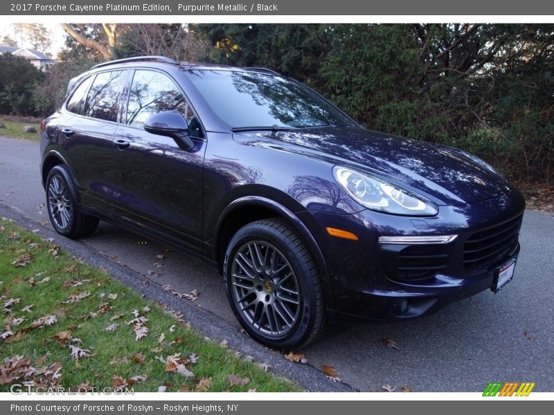 Front 3/4 View of 2017 Cayenne Platinum Edition