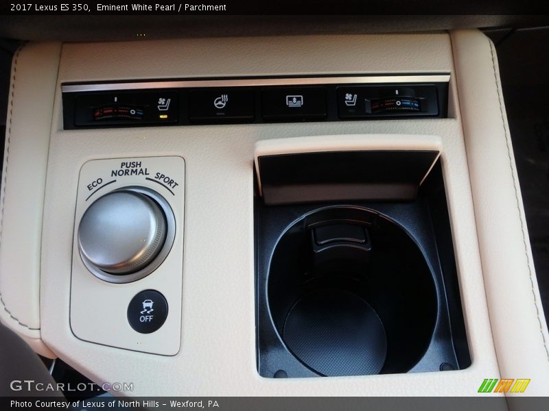 Eminent White Pearl / Parchment 2017 Lexus ES 350