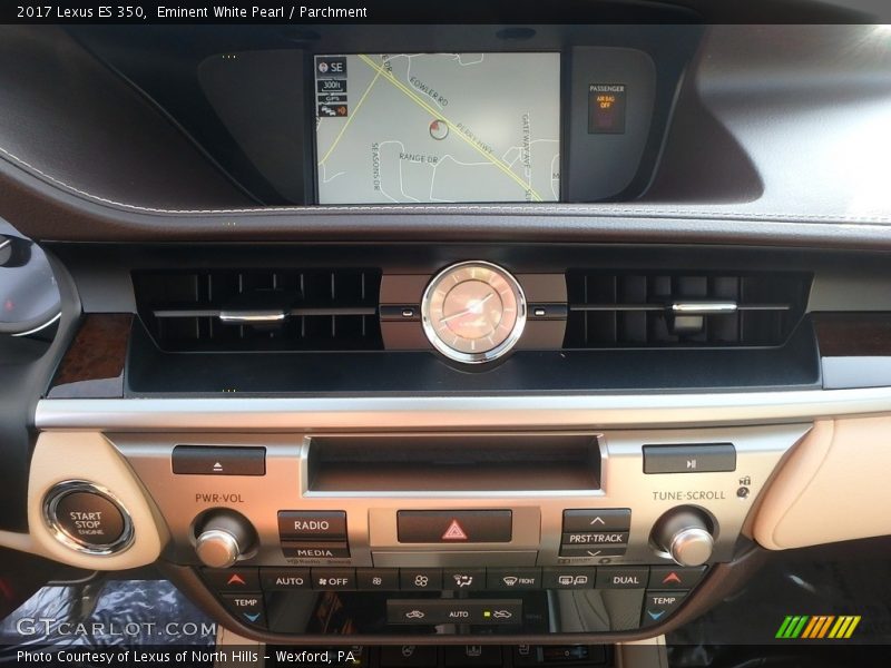 Eminent White Pearl / Parchment 2017 Lexus ES 350