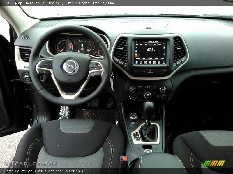Granite Crystal Metallic / Black 2018 Jeep Cherokee Latitude 4x4