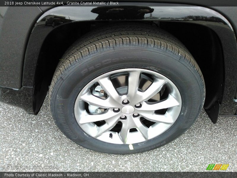 Granite Crystal Metallic / Black 2018 Jeep Cherokee Latitude 4x4