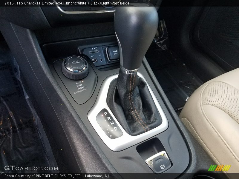 Bright White / Black/Light Frost Beige 2015 Jeep Cherokee Limited 4x4