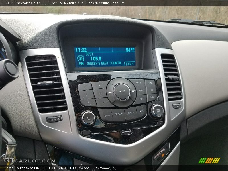 Silver Ice Metallic / Jet Black/Medium Titanium 2014 Chevrolet Cruze LS