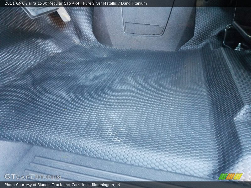 Pure Silver Metallic / Dark Titanium 2011 GMC Sierra 1500 Regular Cab 4x4