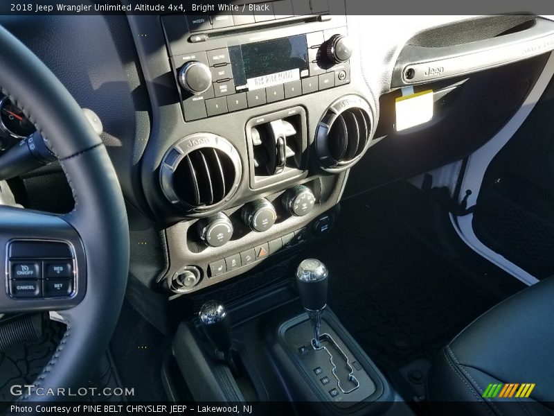 Bright White / Black 2018 Jeep Wrangler Unlimited Altitude 4x4