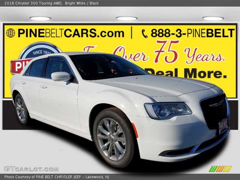 Bright White / Black 2018 Chrysler 300 Touring AWD