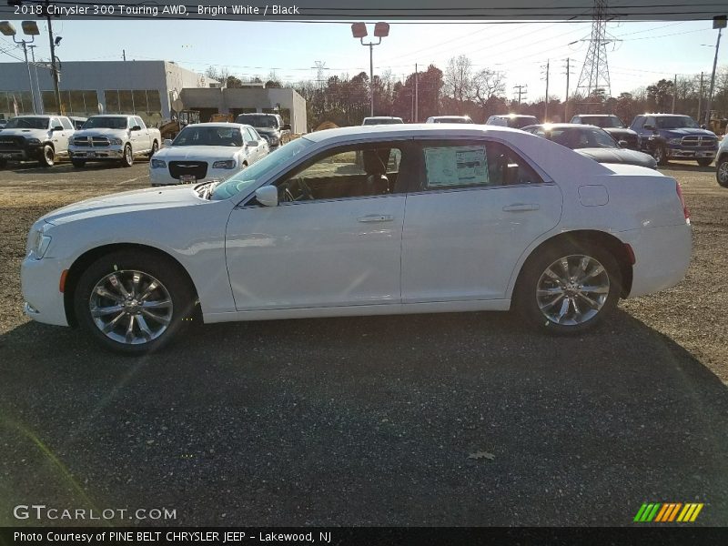 Bright White / Black 2018 Chrysler 300 Touring AWD