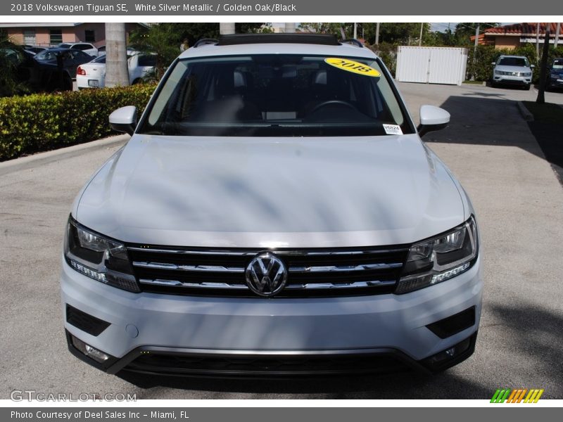 White Silver Metallic / Golden Oak/Black 2018 Volkswagen Tiguan SE