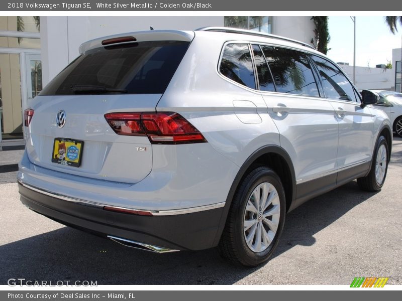 White Silver Metallic / Golden Oak/Black 2018 Volkswagen Tiguan SE