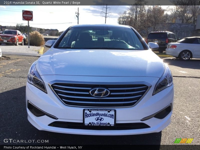 Quartz White Pearl / Beige 2016 Hyundai Sonata SE