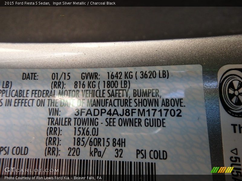 Ingot Silver Metallic / Charcoal Black 2015 Ford Fiesta S Sedan