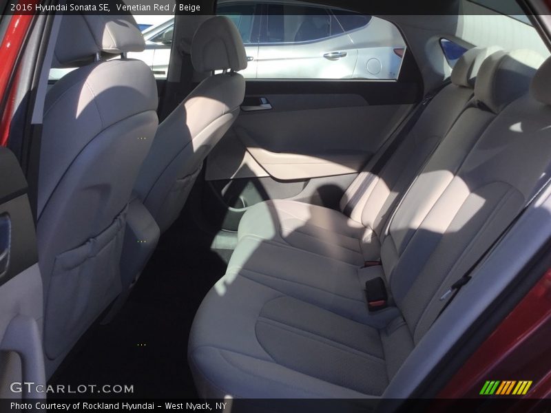 Venetian Red / Beige 2016 Hyundai Sonata SE