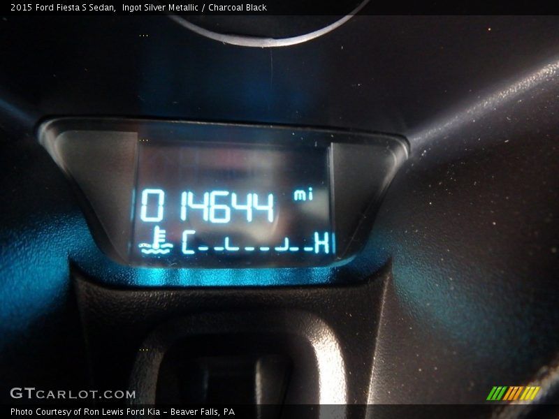 Ingot Silver Metallic / Charcoal Black 2015 Ford Fiesta S Sedan