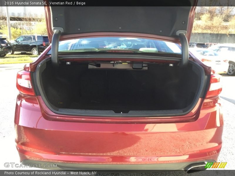 Venetian Red / Beige 2016 Hyundai Sonata SE
