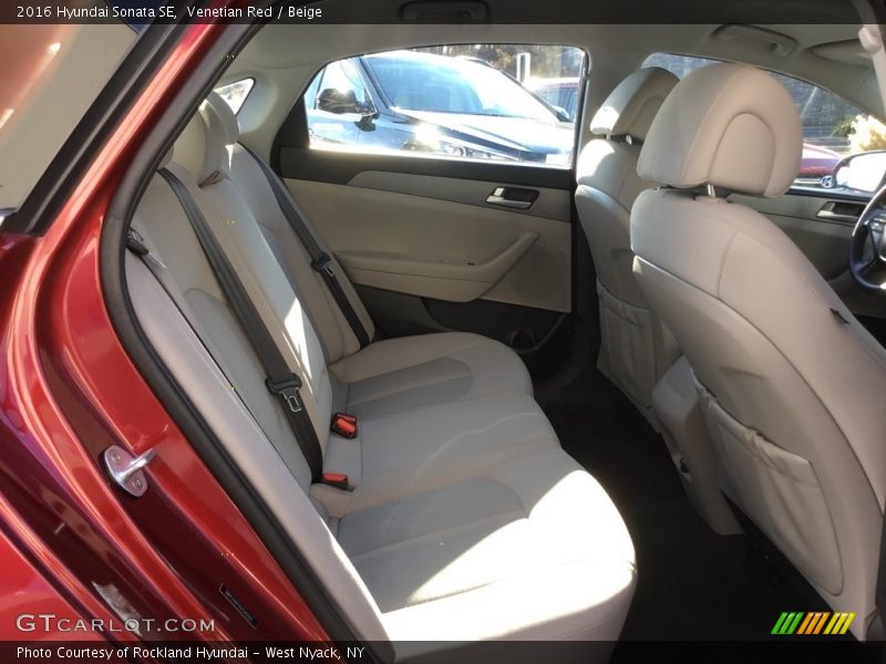 Venetian Red / Beige 2016 Hyundai Sonata SE