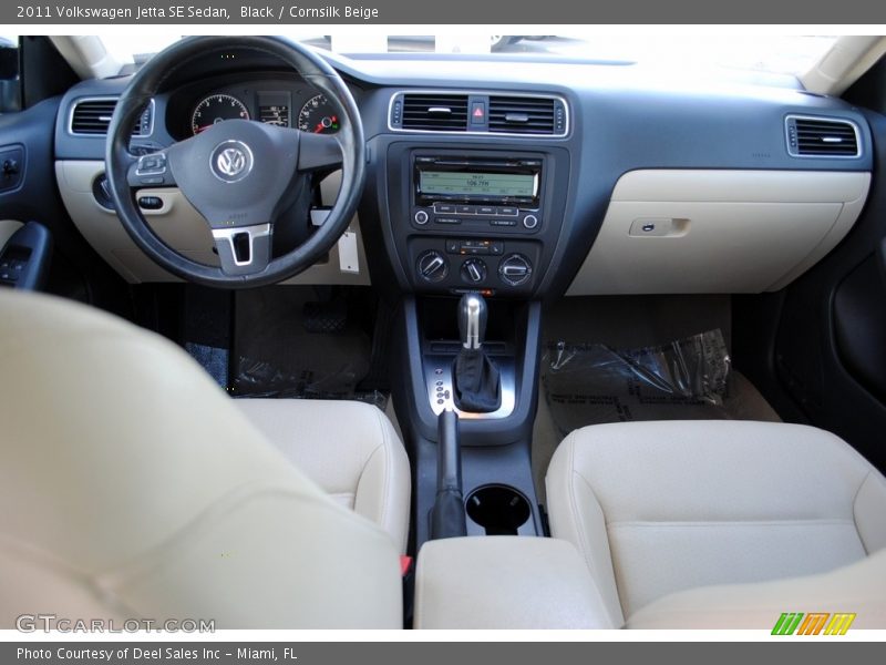 Black / Cornsilk Beige 2011 Volkswagen Jetta SE Sedan