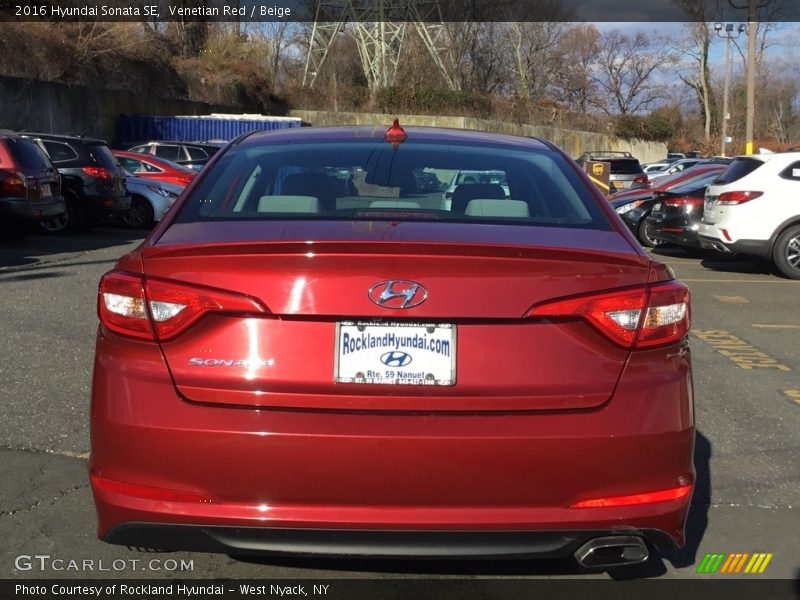 Venetian Red / Beige 2016 Hyundai Sonata SE