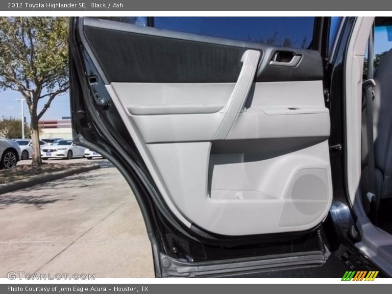 Black / Ash 2012 Toyota Highlander SE