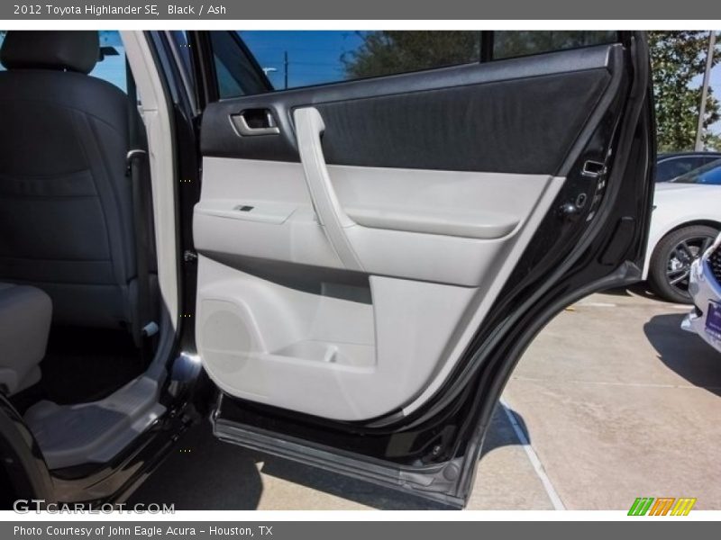 Black / Ash 2012 Toyota Highlander SE