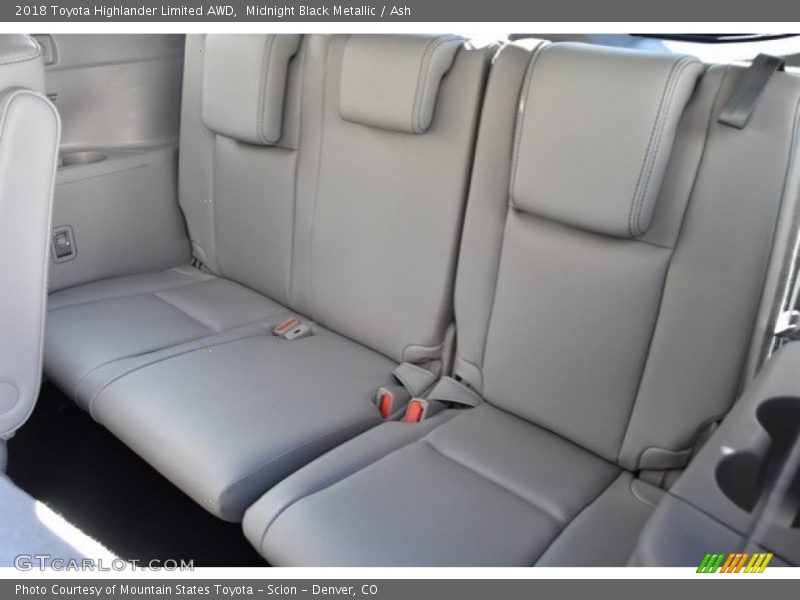 Midnight Black Metallic / Ash 2018 Toyota Highlander Limited AWD