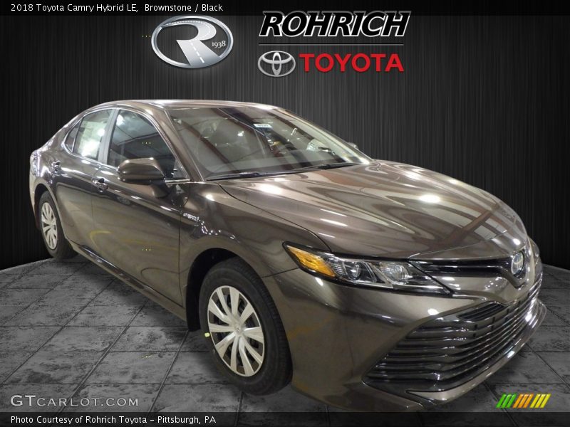 Brownstone / Black 2018 Toyota Camry Hybrid LE