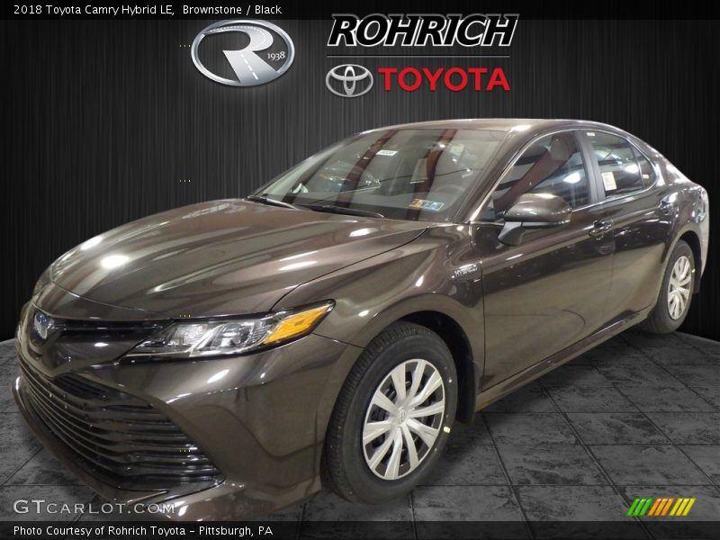 Brownstone / Black 2018 Toyota Camry Hybrid LE