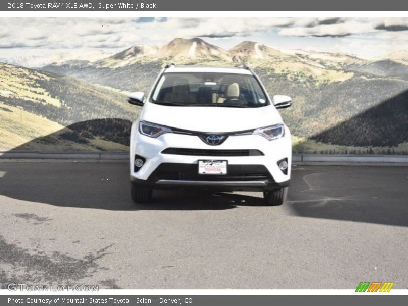 Super White / Black 2018 Toyota RAV4 XLE AWD