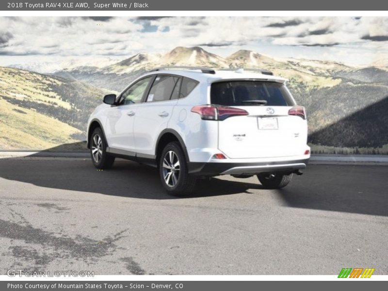 Super White / Black 2018 Toyota RAV4 XLE AWD