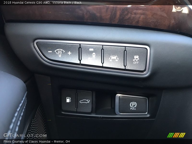 Victoria Black / Black 2018 Hyundai Genesis G90 AWD