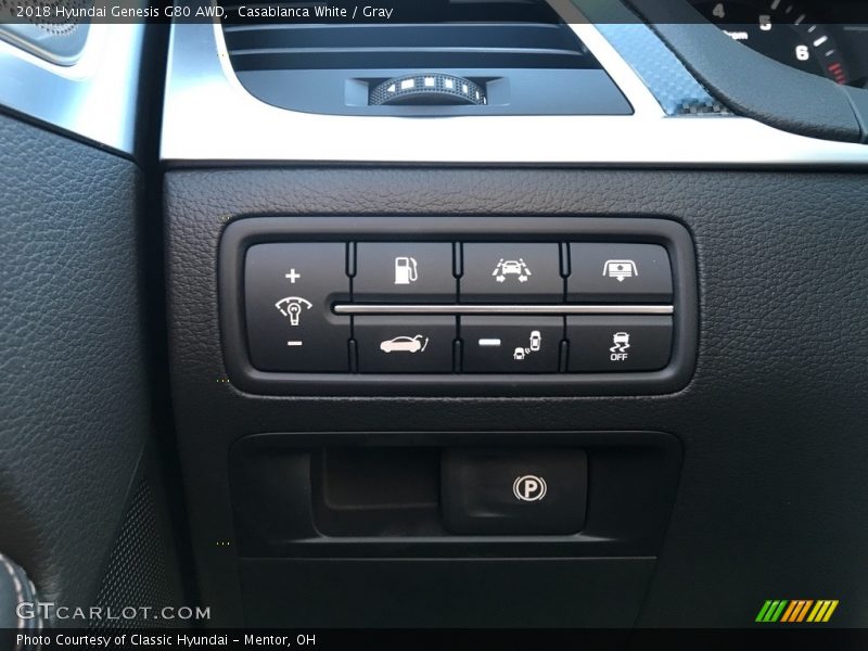 Controls of 2018 Genesis G80 AWD