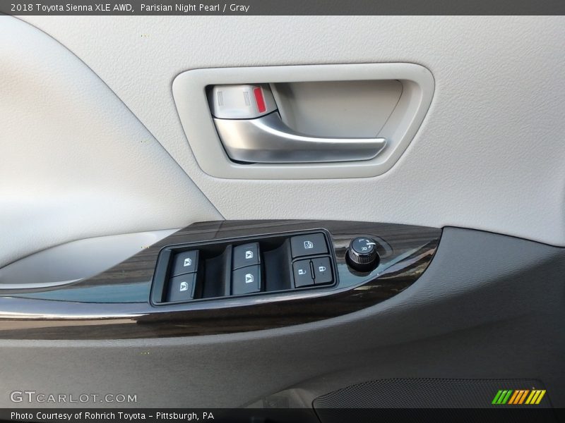Controls of 2018 Sienna XLE AWD