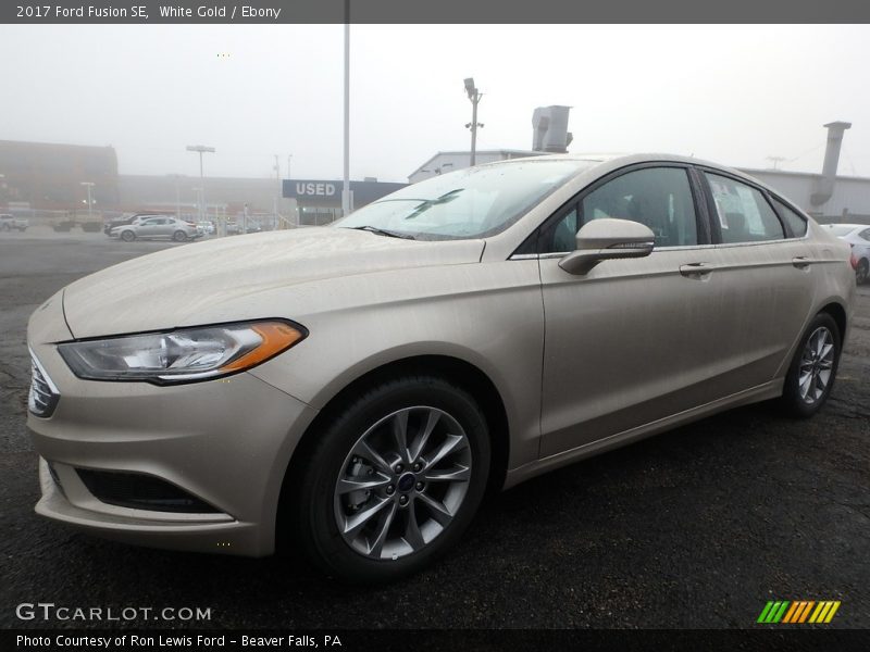 White Gold / Ebony 2017 Ford Fusion SE