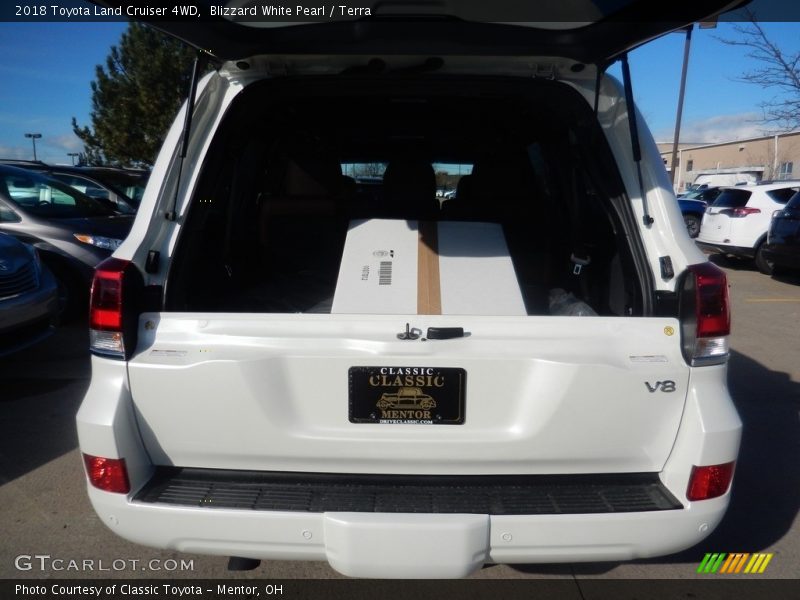 Blizzard White Pearl / Terra 2018 Toyota Land Cruiser 4WD