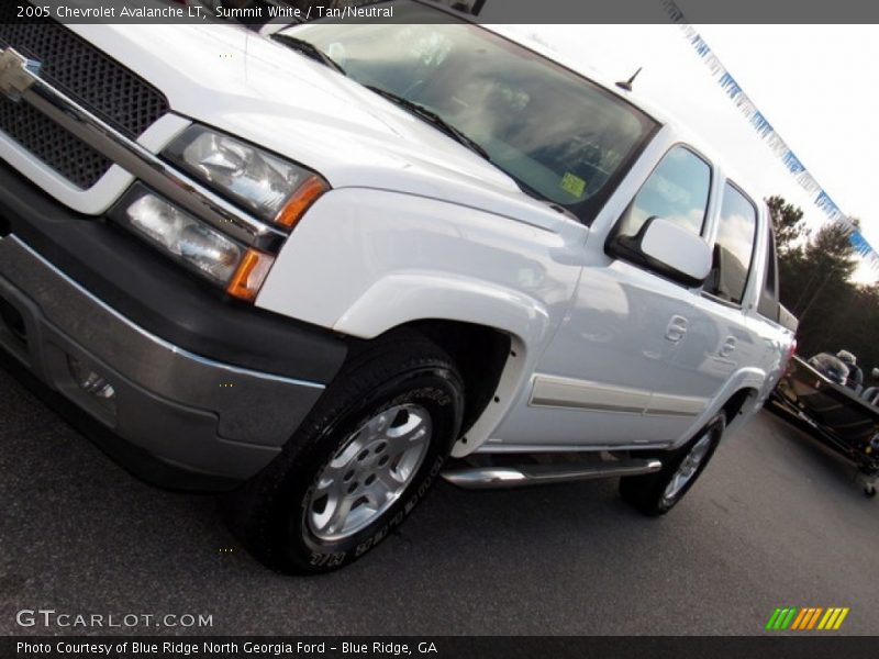 Summit White / Tan/Neutral 2005 Chevrolet Avalanche LT