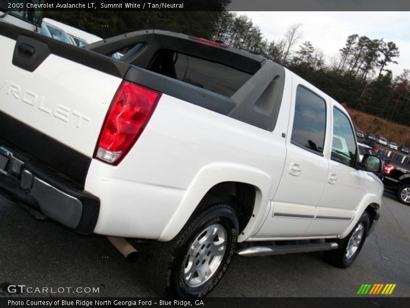 Summit White / Tan/Neutral 2005 Chevrolet Avalanche LT