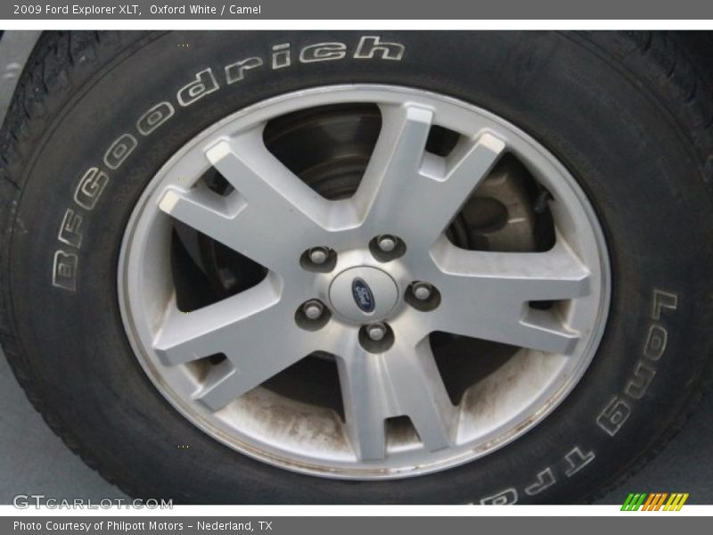 Oxford White / Camel 2009 Ford Explorer XLT